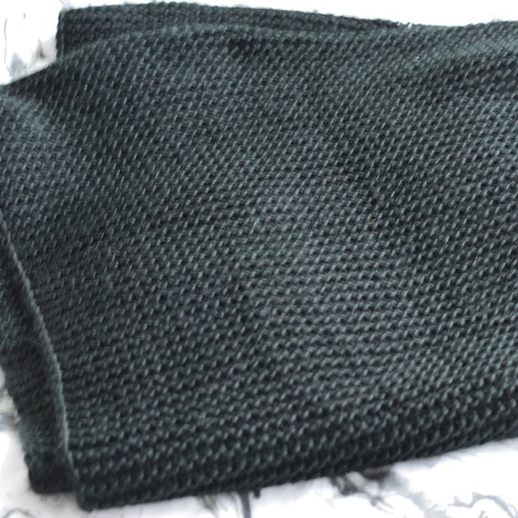 Zara Black Knit Infinity/Circle Scarf - Picture 2 of 6